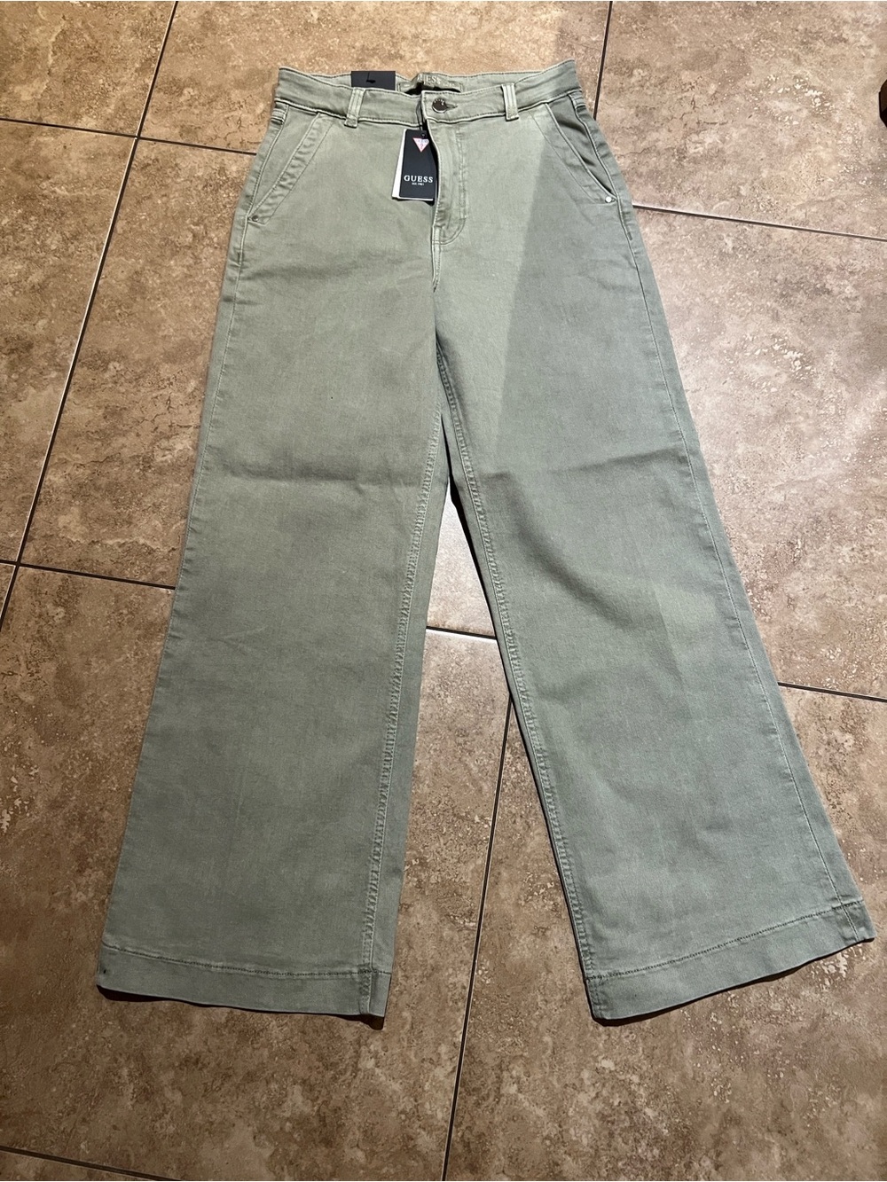 GUESS Men's Wide-Leg Chino Pants in Olive